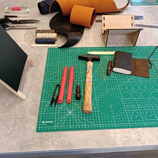 Потопете се в магията на книговезането и създайте свои тефтер във Велико Търново от Makaroon Потопете се в магията на книговезането и създайте свои тефтер във Велико Търново от Makaroon