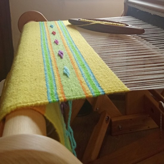 Запознайте се отблизо с един от най-древните занаяти с Двудневен индивидуален курс по тъкане на хоризонтален стан от Makaroon