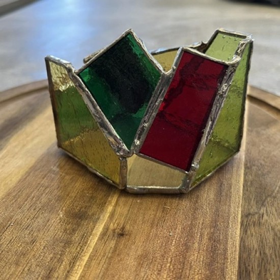 Потопете се в творческа атмосфера и създайте свой изящен свещник с Работилница по витраж във Велико Търново от Makaroon Потопете се в творческа атмосфера и създайте свой изящен свещник с Работилница по витраж във Велико Търново от Makaroon