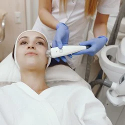 Красива и стегната кожа без бръчки с Радиочестотен лифтинг на лице в Пловдив Красива и стегната кожа без бръчки с Радиочестотен лифтинг на лице в Пловдив