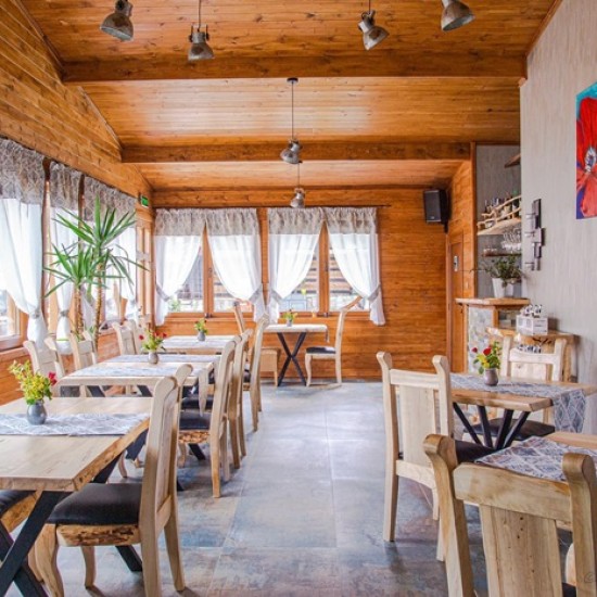 Насладете се на специална 3-степенна вечеря за двама с вкусовете на Испания в La Barraka Bistro от Makaroon