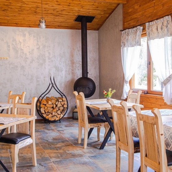 Насладете се на специална 3-степенна вечеря за двама с вкусовете на Испания в La Barraka Bistro от Makaroon