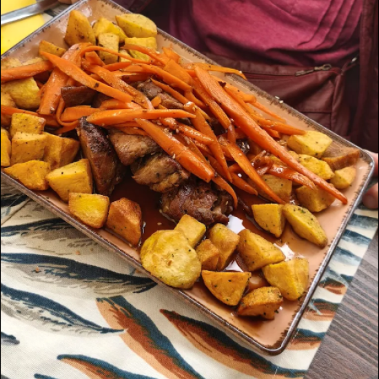 Насладете се на специална 3-степенна вечеря за двама с вкусовете на Испания в La Barraka Bistro от Makaroon