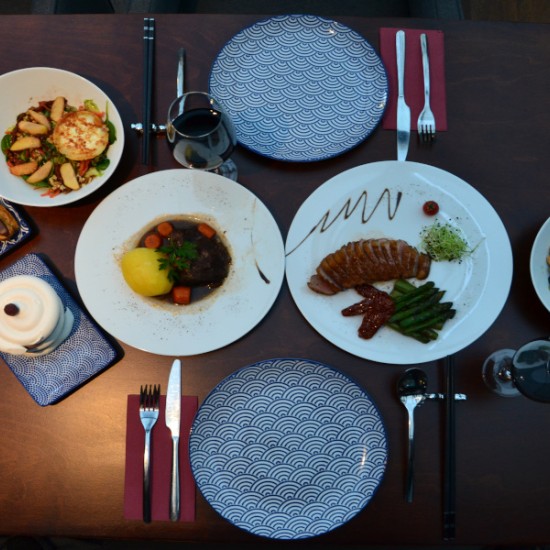 Френска гурме кухня: Дегустация на петстепенно меню за двама в Лили Фам | Makaroon.bg