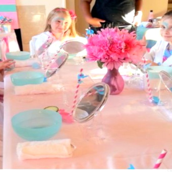 Детско парти (рожден ден) с творчество: Изработка на бижута, картички и пана - Всички Артикули - 176.00 | Makaroon.bg Детско парти (рожден ден) с творчество: Изработка на бижута, картички и пана | Makaroon.bg