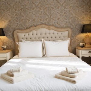 In the Valley of Wine for two with "Overnight and Wine Tour at Midalidare Hotel & Spa" In the Valley of Wine for two with "Overnight and Wine Tour at Midalidare Hotel & Spa"