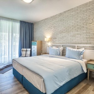 “Overnight stay for two with a pet + Wine Tour” at Midalidare Gastro Pub