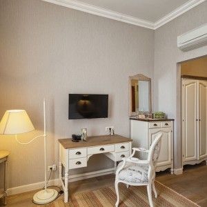 В Долината на виното за двама с "Нощувка и винен тур в Midalidare Hotel & Spa"