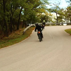 Приключенски тур с електрически мотор за един човек край Мелник  Приключенски тур с електрически мотор за един човек край Мелник