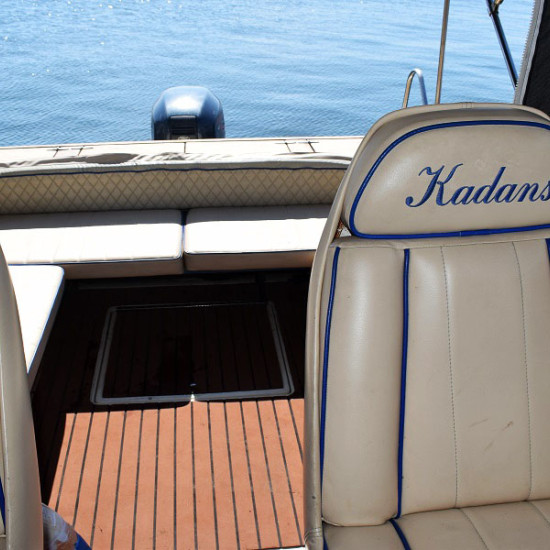 Наем на моторна яхта във Варна за 8 човека от Makaroon