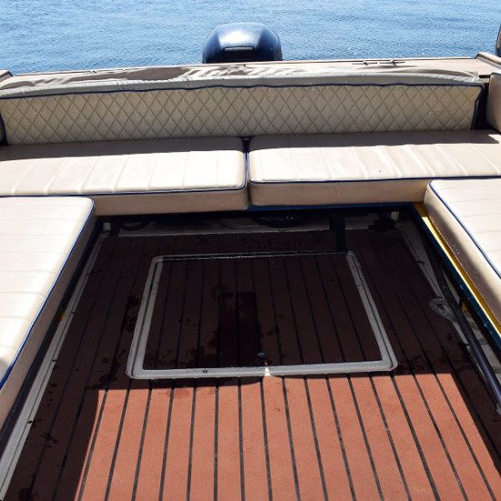 Наем на моторна яхта във Варна за 8 човека от Makaroon