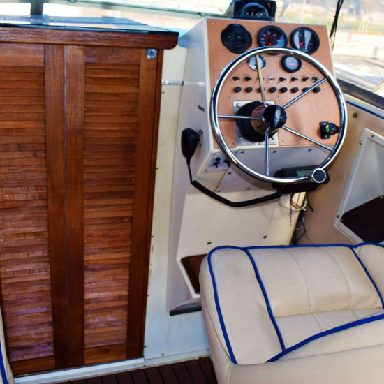 Наем на моторна яхта във Варна за 8 човека от Makaroon