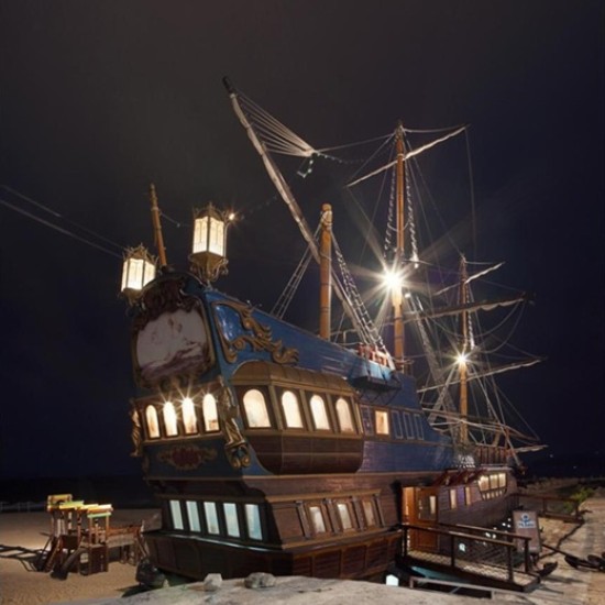 Вкусово преживяване на брега на морето в ресторант Mr. Baba, Варна от Makaroon