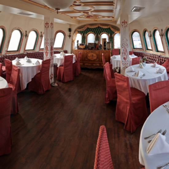 Вкусово преживяване на брега на морето в ресторант Mr. Baba, Варна от Makaroon