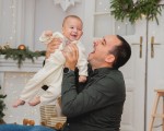Коледа е още по-вълшебна с Луксозна семейна фотосесия от Makaroon