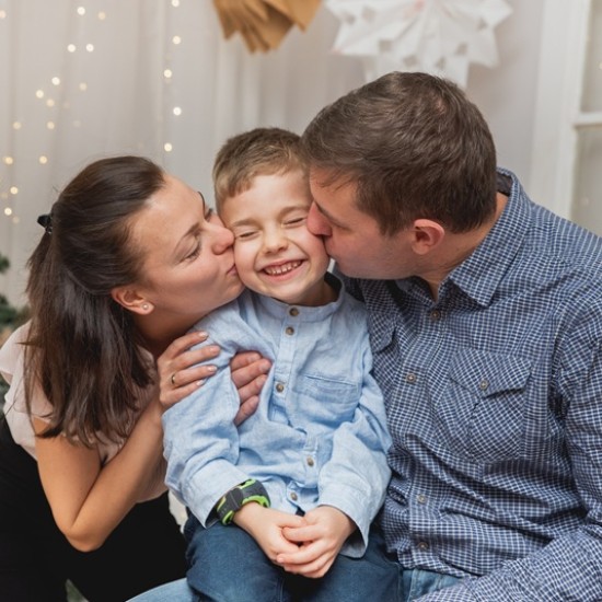 Christmas is even more magical with a Luxury Family Photoshoot from Makaroon