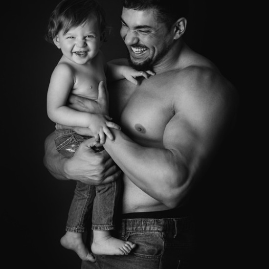Capture the most intimate moments between you in photos with a Professional "Mom and Me" or "Dad and Me" Photo Session from Makaroon Capture the most intimate moments between you in photos with a Professional "Mom and Me" or "Dad and Me" Photo Session from Makaroon