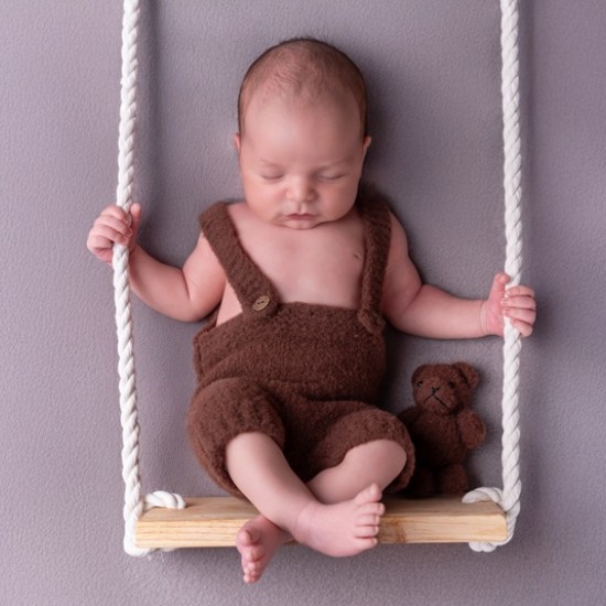 Capture the most precious moments of life with a Professional Newborn Photoshoot from Makaroon