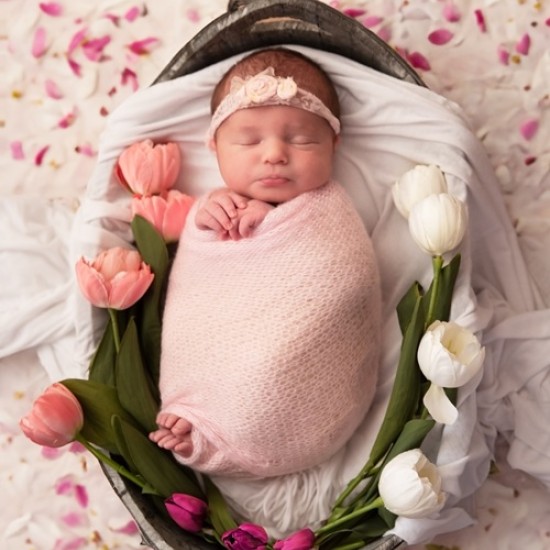 Capture the most precious moments of life with a Professional Newborn Photoshoot from Makaroon Capture the most precious moments of life with a Professional Newborn Photoshoot from Makaroon