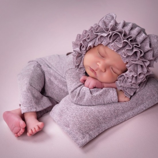 Capture the most precious moments of life with a Professional Newborn Photoshoot from Makaroon Capture the most precious moments of life with a Professional Newborn Photoshoot from Makaroon