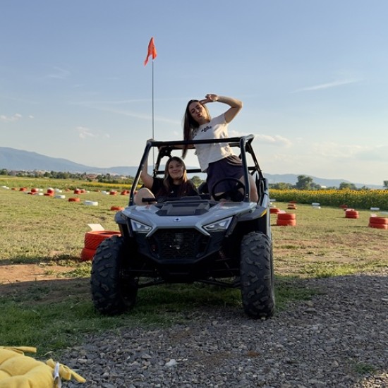 Адренaлин и забавление за деца с 45 мин. обучение и каране на бъги в OFF Road ACADEMY от Makaroon Адренaлин и забавление за деца с 45 мин. обучение и каране на бъги в OFF Road ACADEMY от Makaroon