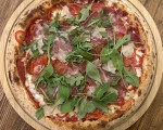В света на вкусната пица с  „Пица меню за двама в Opera Garden, Бургас“ от Makaroon