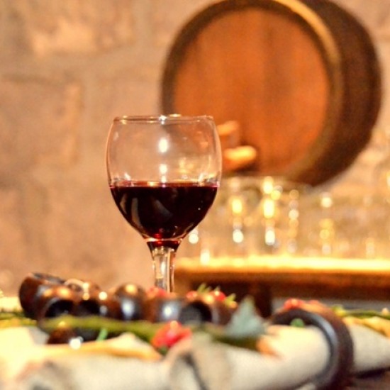 Подарете си пълноценен отдих с усещане за автентичност с нощувка за двама в Етно хотел Осмарски къщи от Makaroon Подарете си пълноценен отдих с усещане за автентичност с нощувка за двама в Етно хотел Осмарски къщи от Makaroon