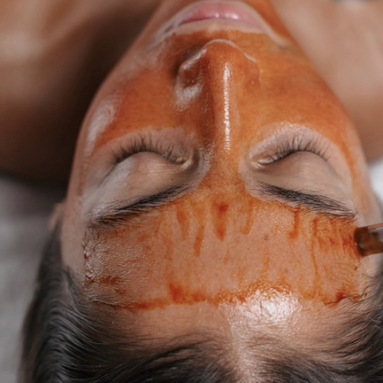 Погрижете се за кожата си с Терапия за лице с Дермапен за засилване на колаген и еластин в кожата от Makaroon Погрижете се за кожата си с Терапия за лице с Дермапен за засилване на колаген и еластин в кожата от Makaroon