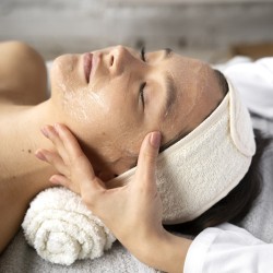 Facial therapy with cocktail with active ingredients in Stara Zagora Facial therapy with cocktail with active ingredients in Stara Zagora