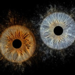 Превърнете вашите очи в уникална картина с ирисова фотография във Варна - заснемане на два ириса