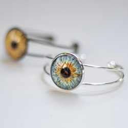 Дигитална картина + медальон, гривна или ключодържател - уникален подарък с Вашия ирис във Варна