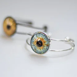 Дигитална картина + медальон, гривна или ключодържател - уникален подарък с Вашия ирис във Варна