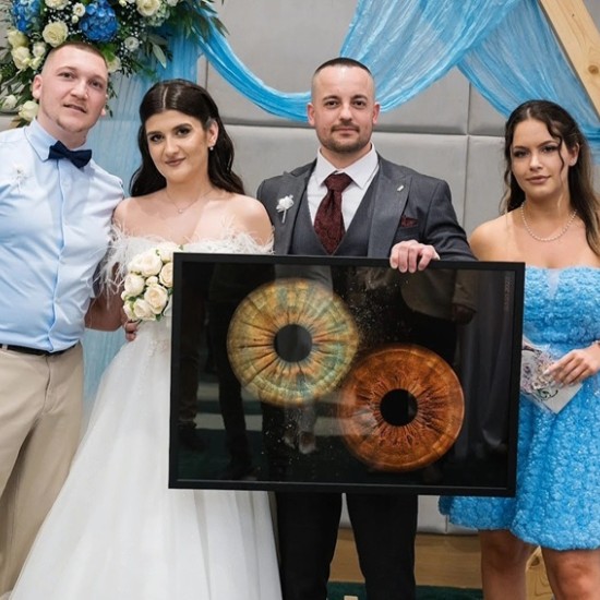 Превърнете вашите очи в уникална картина с ирисова фотография в София от Makaroon Превърнете вашите очи в уникална картина с ирисова фотография в София от Makaroon