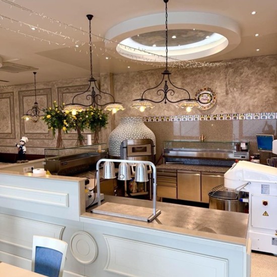 Насладете се на италианската кухня с Пица меню за двама в пицария Pizzeria Casa La Mamma от Makaroon