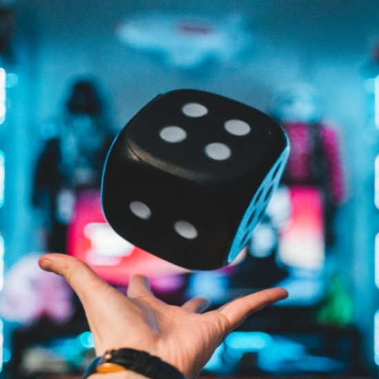 Подари преживяване: Ескейп стая Magic School: Игра за трима | Makaroon.bg