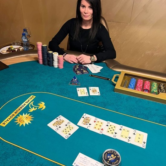 Научете тънкостите на покера с Индивидуален урок по покер от Makaroon