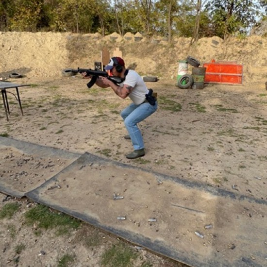 Станете истински екшън герой с Обучение по използване на огнестрелно оръжие на снимачна площадка от Makaroon