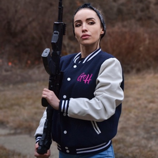 Станете истински екшън герой с Обучение по използване на огнестрелно оръжие на снимачна площадка от Makaroon