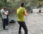 Професионално обучение по самозащита и боравене с огнестрелно оръжие в два дни от Макароон