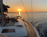 Романтична разходка с яхта по залез в Несебър от Макароон