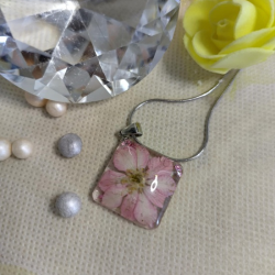 Epoxy resin jewelry making workshop for one person in Bankya Epoxy resin jewelry making workshop for one person in Bankya