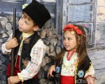 Направете Вашия празник незабравим с Фотосесия с автентични народни носии за двама в село Жеравна от Makaroon Направете Вашия празник незабравим с Фотосесия с автентични народни носии за двама в село Жеравна от Makaroon