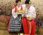 Направете Вашия празник незабравим с Фотосесия с автентични народни носии за двама в село Жеравна от Makaroon Направете Вашия празник незабравим с Фотосесия с автентични народни носии за двама в село Жеравна от Makaroon