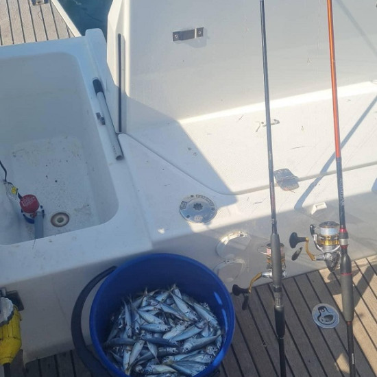 Luxury boat and fishing near Sozopol for four people from Makaroon