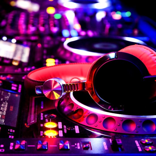 Стани DJ: Пакет от два урока | Makaroon.bg