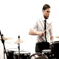 Стани рок звезда: Два урока по барабани в София или Варна