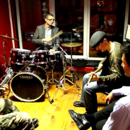 Стани звезда: Направи си домашно звукозаписно студио - пакет от два урока | Makaroon.bg