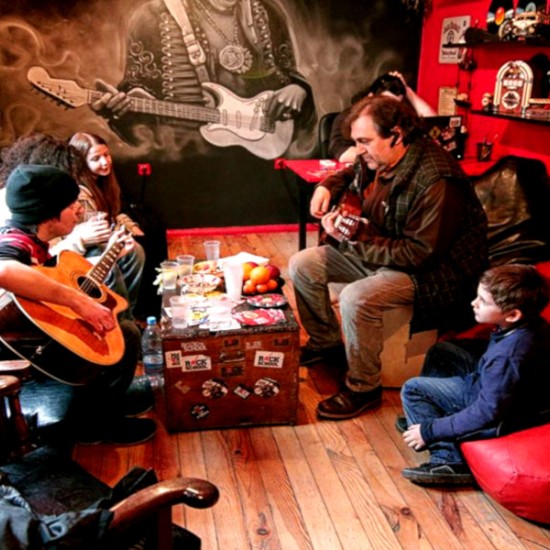 Стани звезда: Направи си домашно звукозаписно студио - пакет от два урока | Makaroon.bg