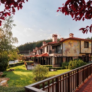 Две нощувки със закуски и вечери за 2-ма възрастни + 1 дете до 4 г. в комплекс Русковец Термал СПА и Ски Резорт, гр. Добринище