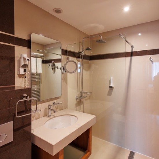 Подарете си невероятна семейна спа почивка с Две нощувки в комплекс Русковец Термал СПА и Ски Резорт от Makaroon